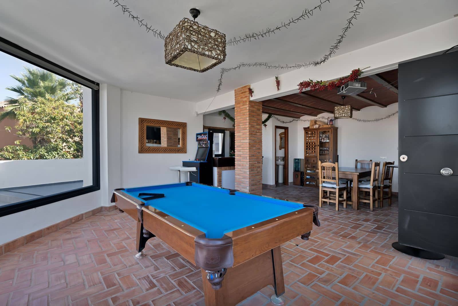 4 bedroom Villa for sale in La Alcaidesa - € 760,000 (Ref: 9502036)