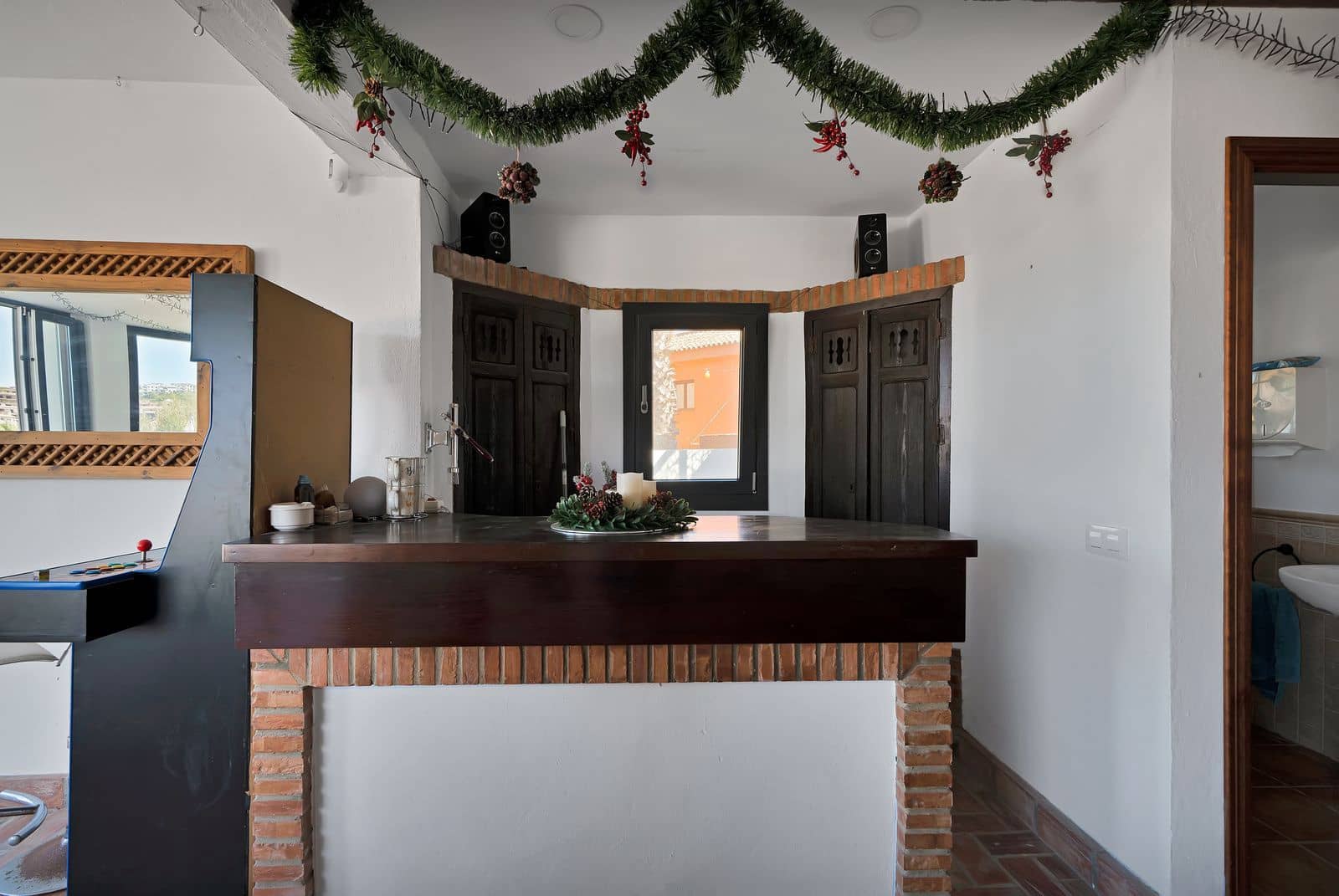 4 bedroom Villa for sale in La Alcaidesa - € 760,000 (Ref: 9502036)