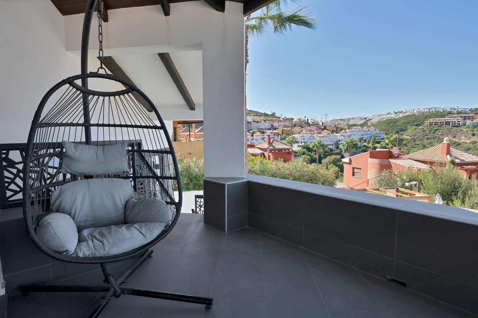 4 bedroom Villa for sale in La Alcaidesa - € 760,000 (Ref: 9502036)