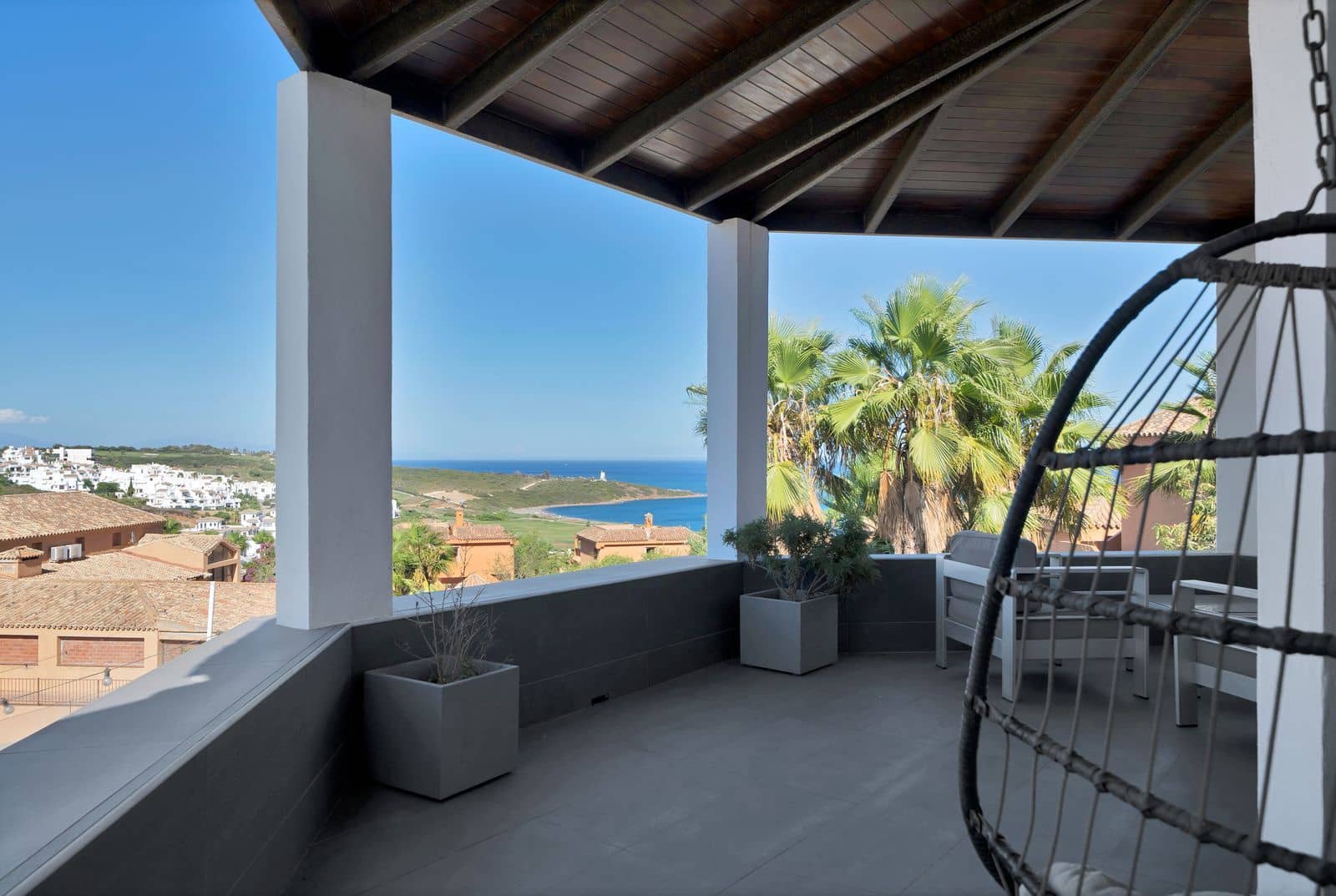 4 bedroom Villa for sale in La Alcaidesa - € 760,000 (Ref: 9502036)