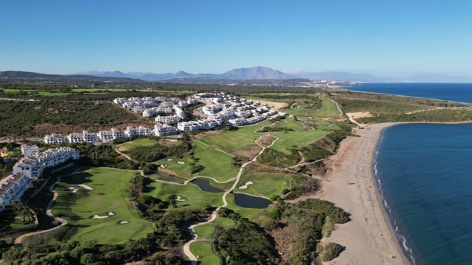 4 bedroom Villa for sale in La Alcaidesa - € 760,000 (Ref: 9502036)