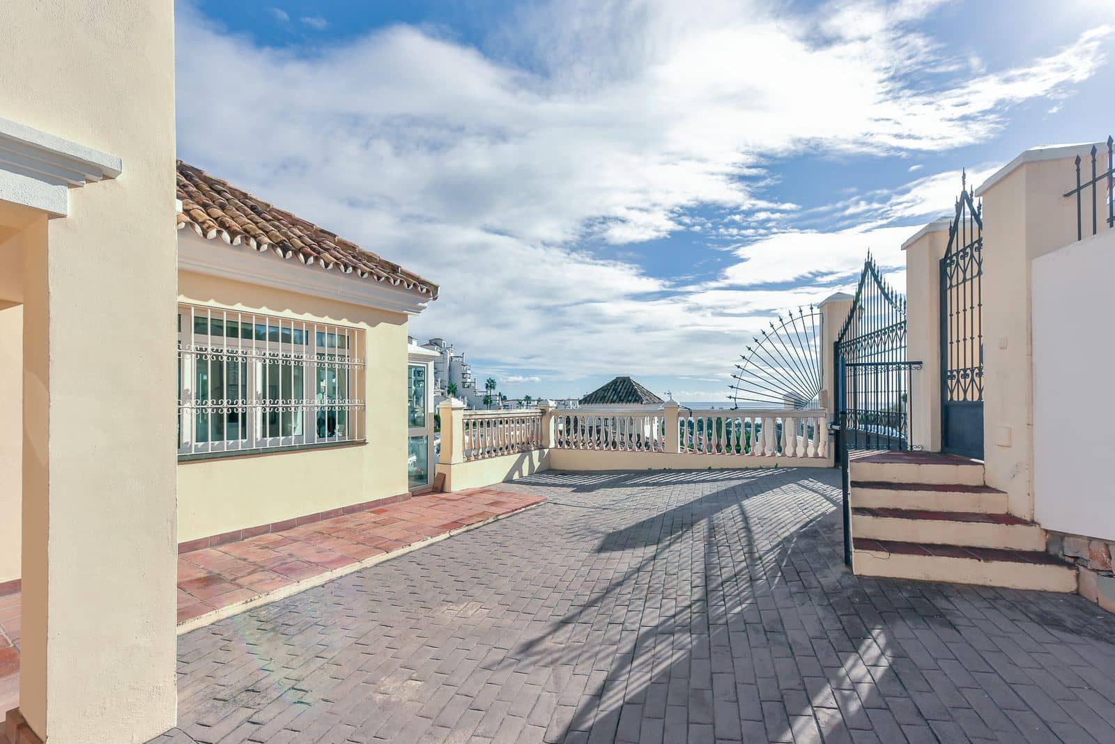 3 soveværelse Villa til salg i Calahonda - € 1.285.000 (Ref: 9502039)