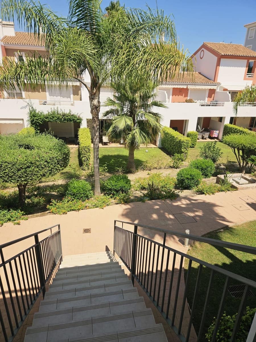 3 bedroom Apartment for sale in El Paraiso - € 490,000 (Ref: 9502047)