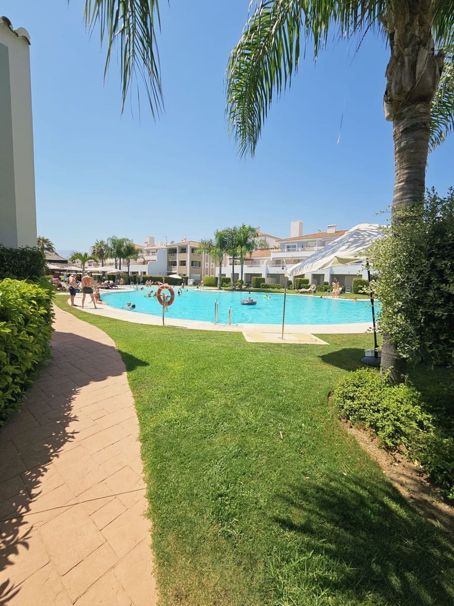 3 bedroom Apartment for sale in El Paraiso - € 490,000 (Ref: 9502047)
