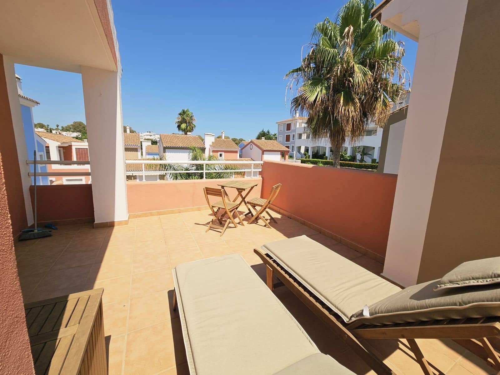3 bedroom Apartment for sale in El Paraiso - € 490,000 (Ref: 9502047)