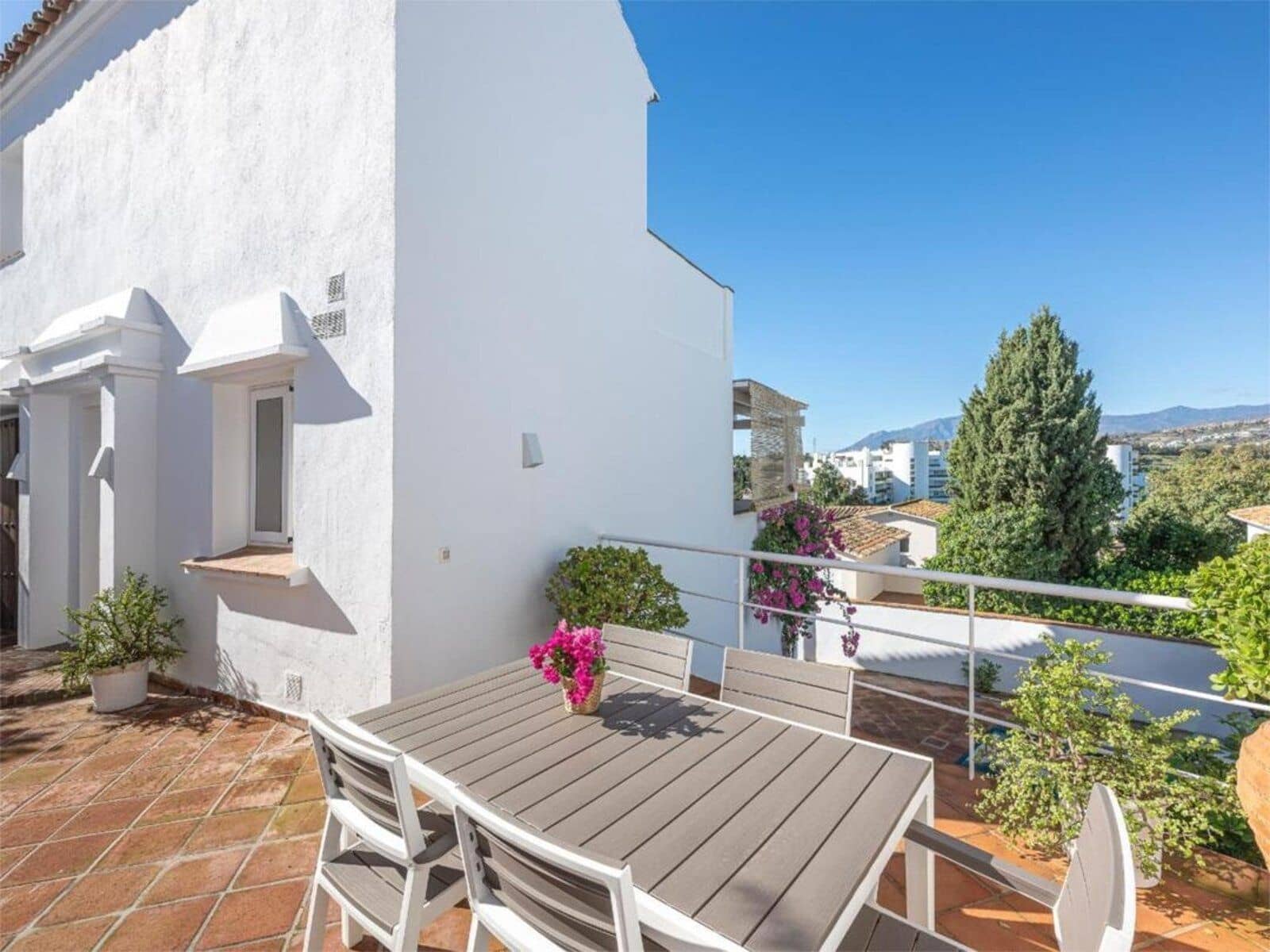 4 sovrum Hus till salu i Guadalmina - 815 000 € (Ref: 9504068)