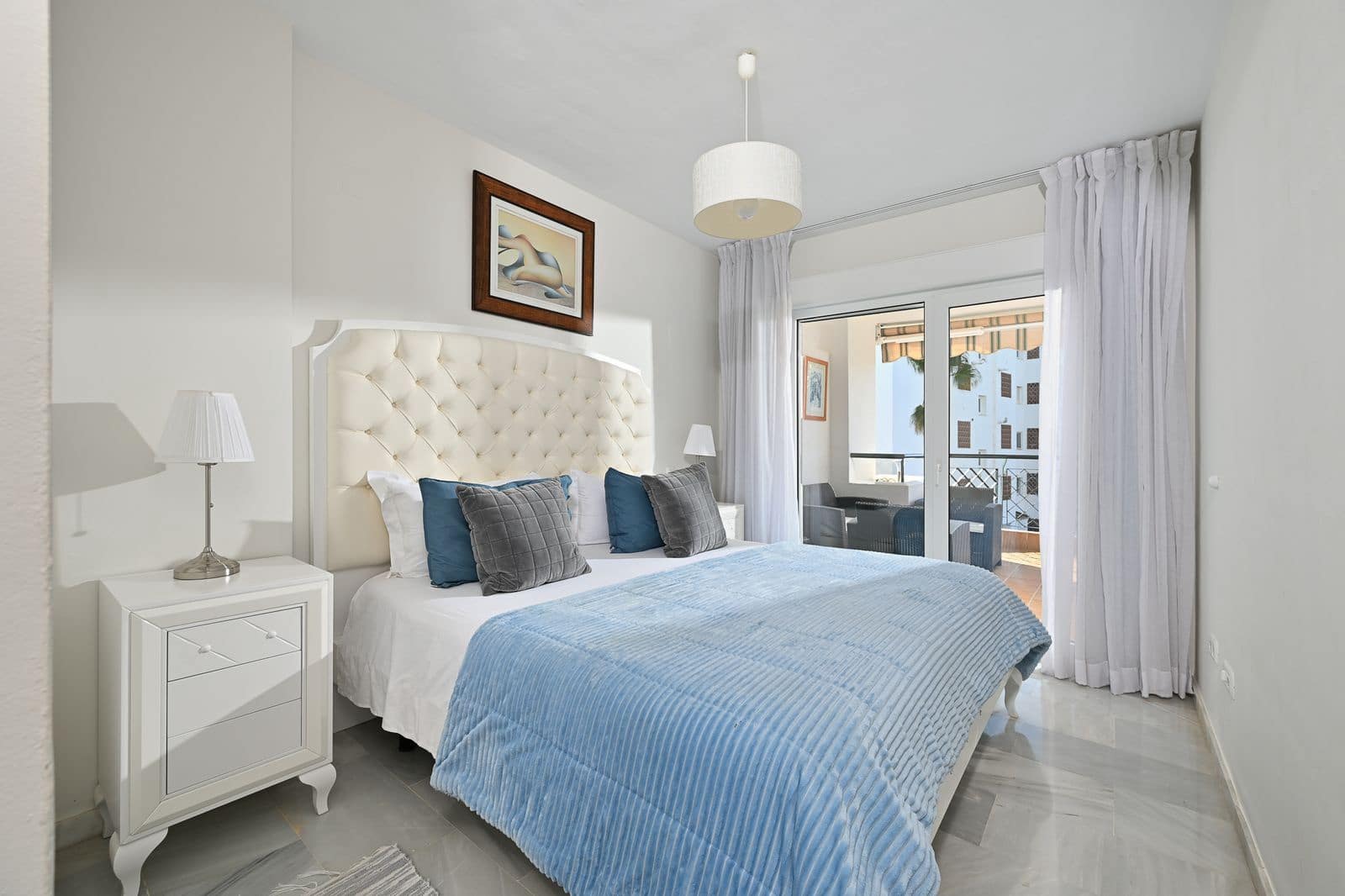 2 bedroom Apartment for sale in Calahonda - € 685,000 (Ref: 9504071)