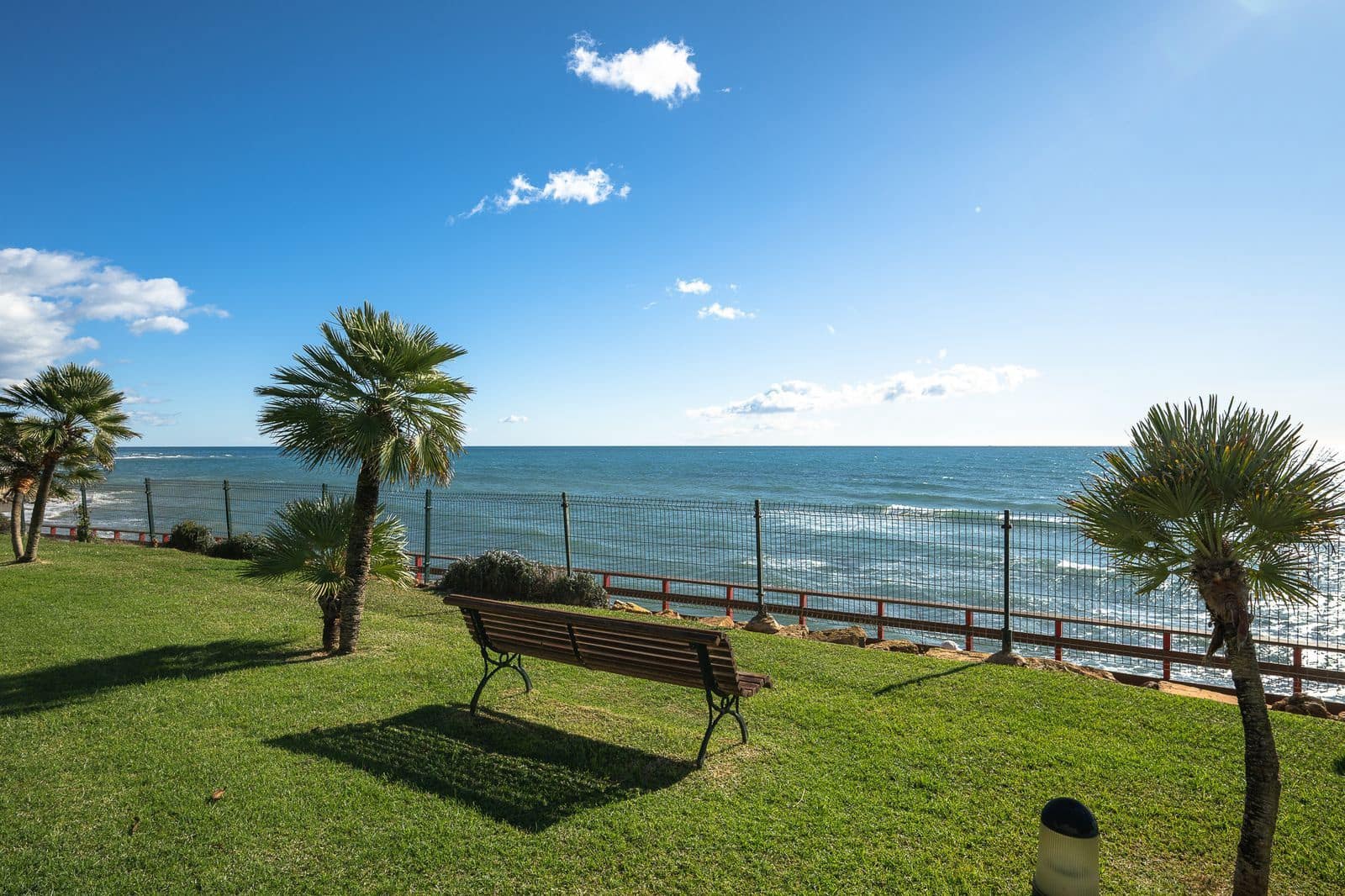 2 bedroom Apartment for sale in Calahonda - € 685,000 (Ref: 9504071)