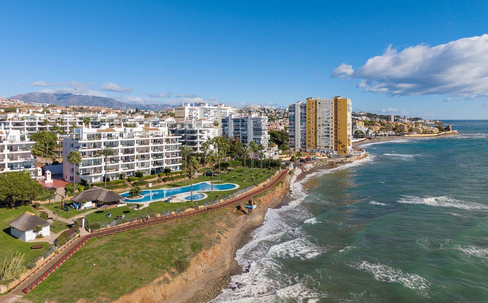 2 bedroom Apartment for sale in Calahonda - € 685,000 (Ref: 9504071)