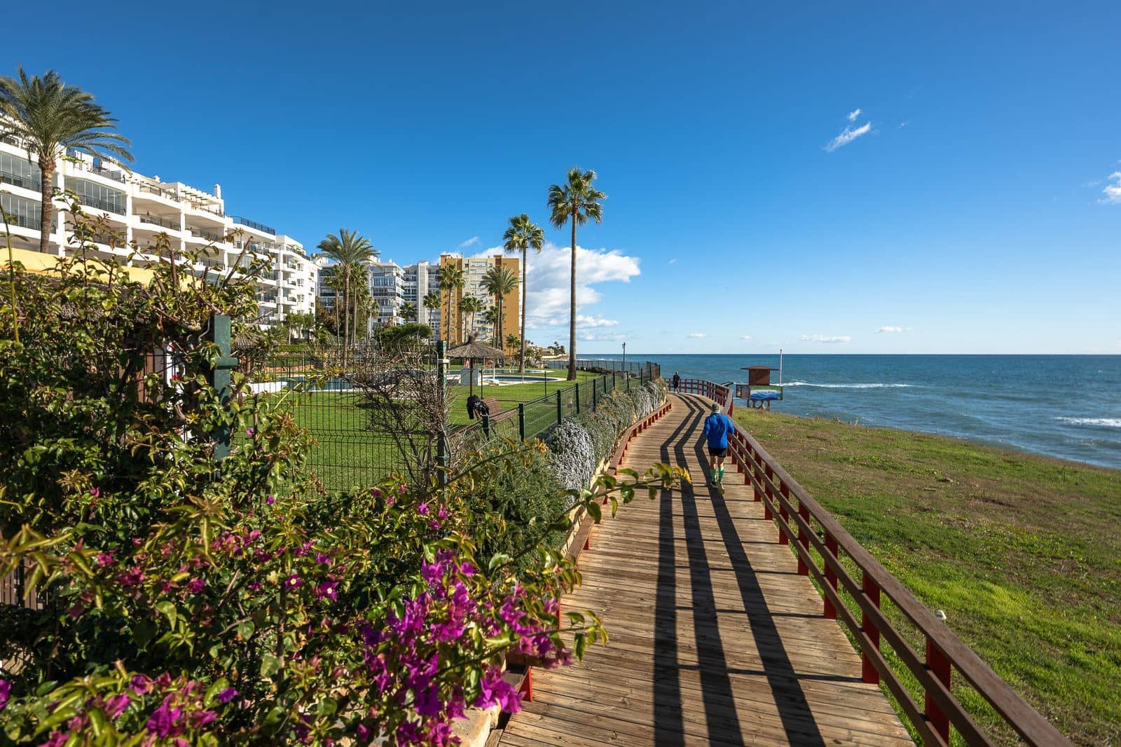 2 bedroom Apartment for sale in Calahonda - € 685,000 (Ref: 9504071)