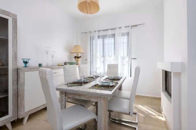 3 soveværelse Semi-Rækkehus til salg i Manilva - € 540.000 (Ref: 9504072)