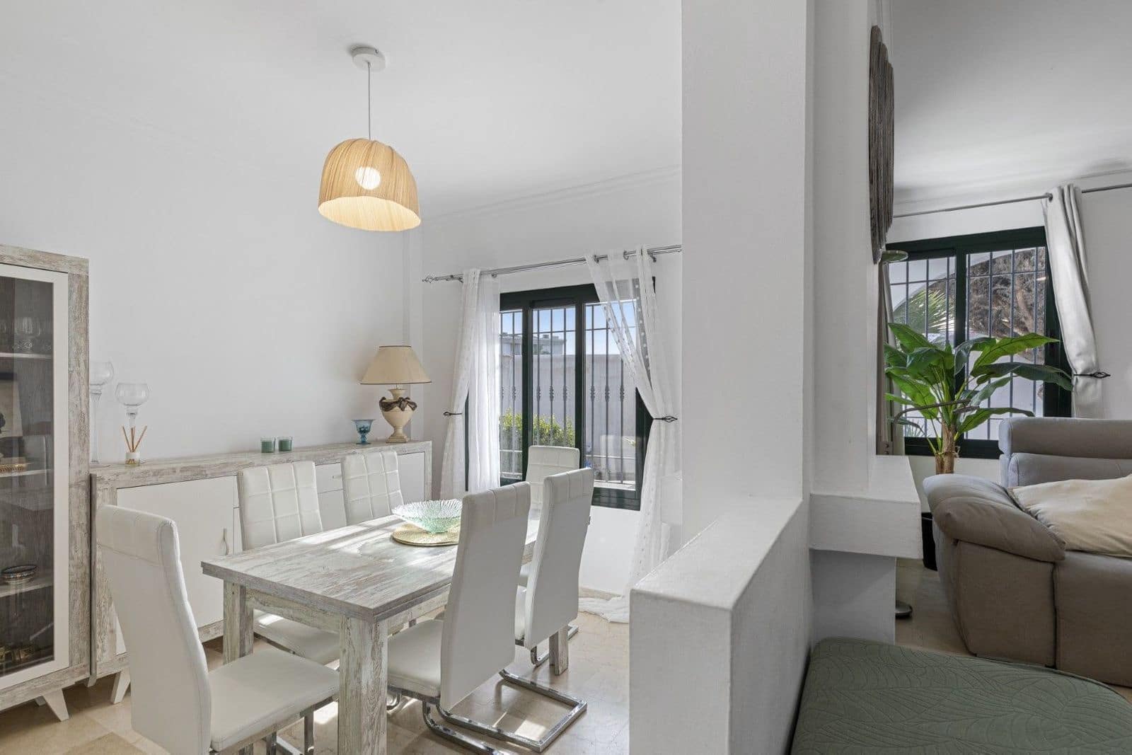 3 soveværelse Semi-Rækkehus til salg i Manilva - € 540.000 (Ref: 9504072)