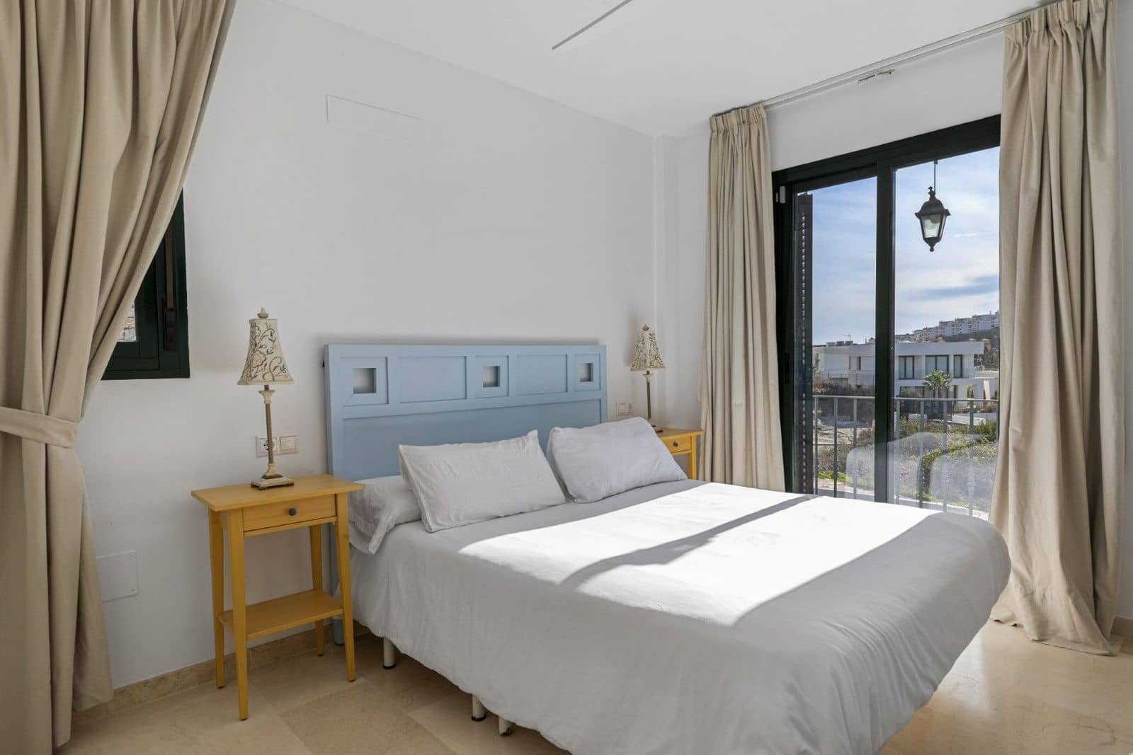 3 soveværelse Semi-Rækkehus til salg i Manilva - € 540.000 (Ref: 9504072)