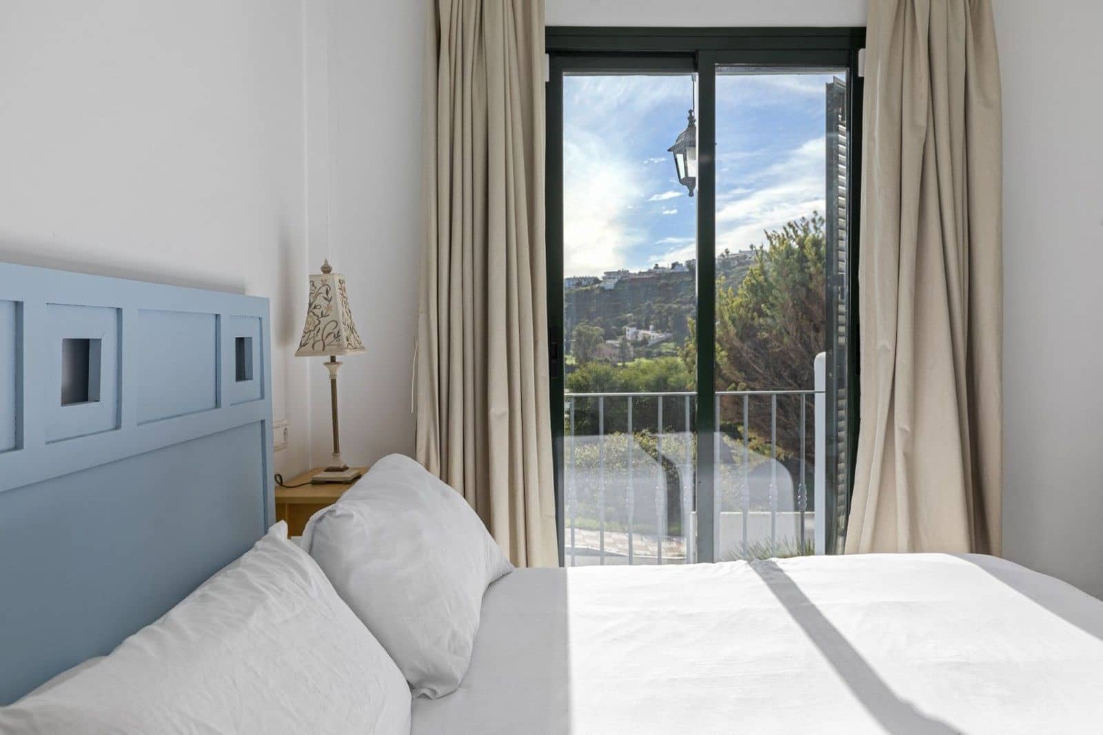 3 soveværelse Semi-Rækkehus til salg i Manilva - € 540.000 (Ref: 9504072)