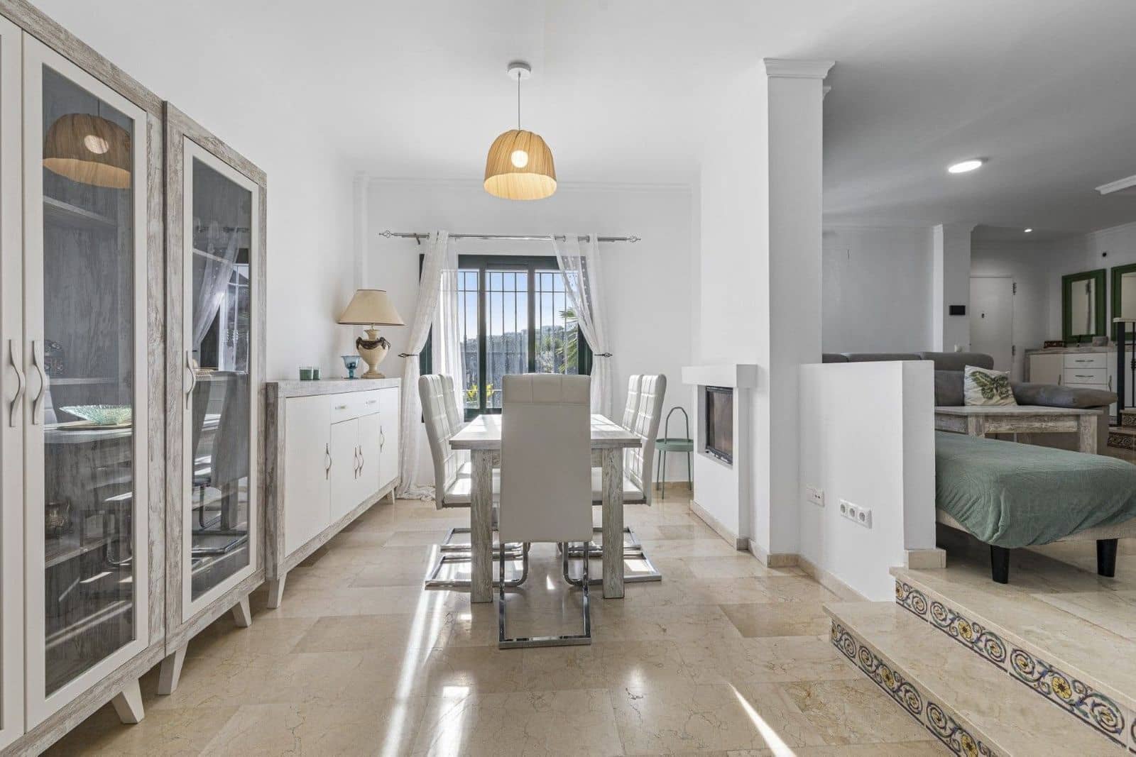 3 soveværelse Semi-Rækkehus til salg i Manilva - € 540.000 (Ref: 9504072)