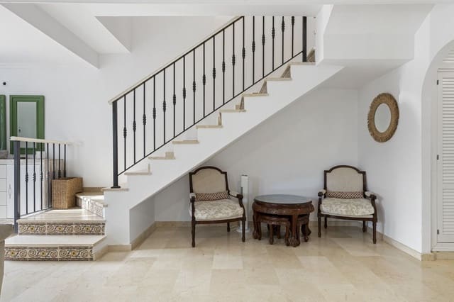 3 soveværelse Semi-Rækkehus til salg i Manilva - € 540.000 (Ref: 9504072)