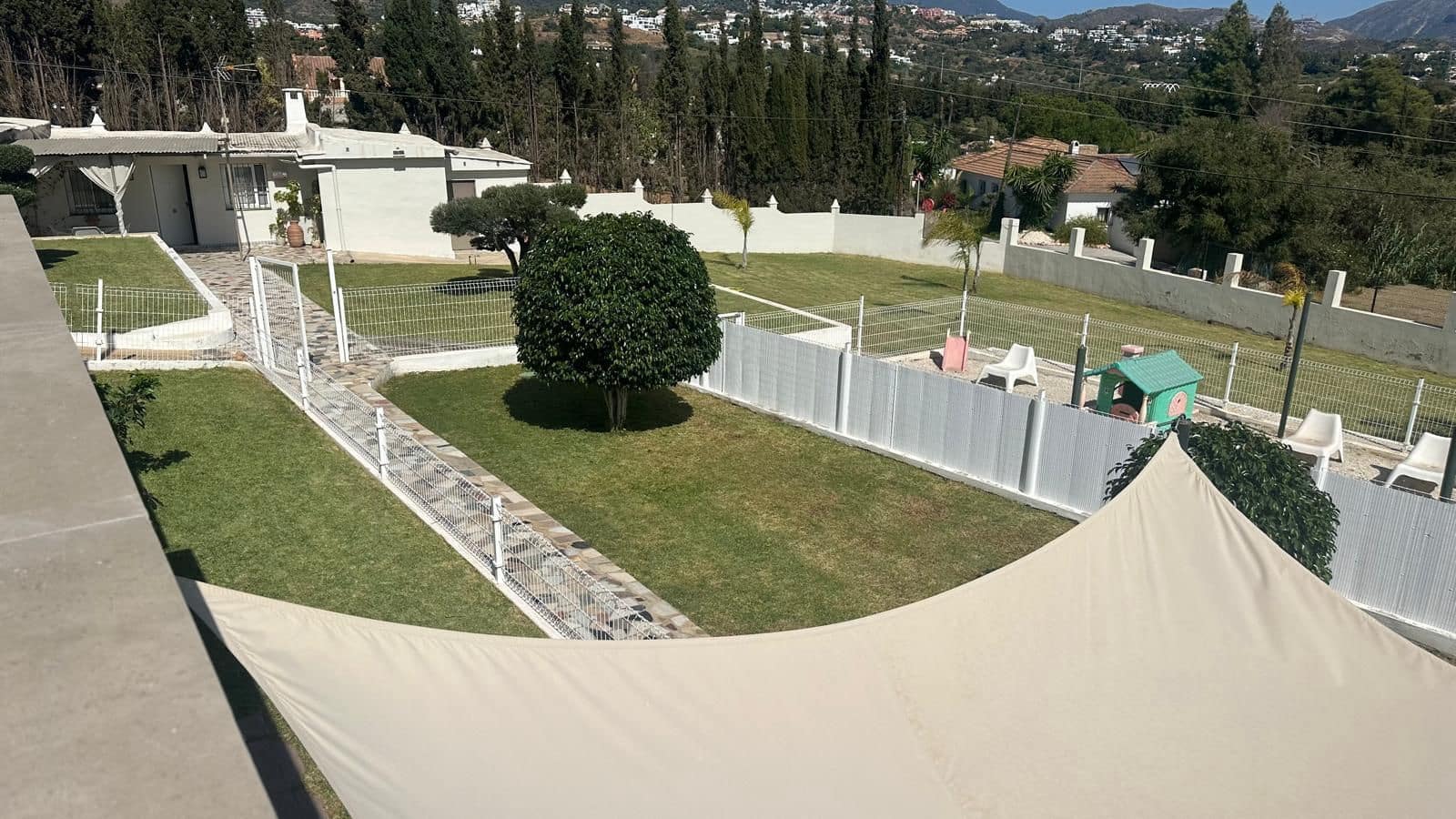 2 bedroom Villa for sale in Marbella - € 1,550,000 (Ref: 9504080)