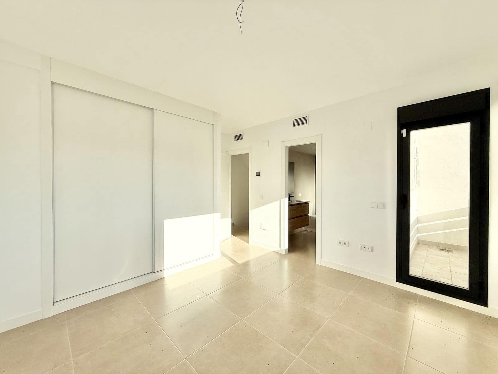 3 bedroom Townhouse for sale in El Paraiso - € 565,000 (Ref: 9504081)