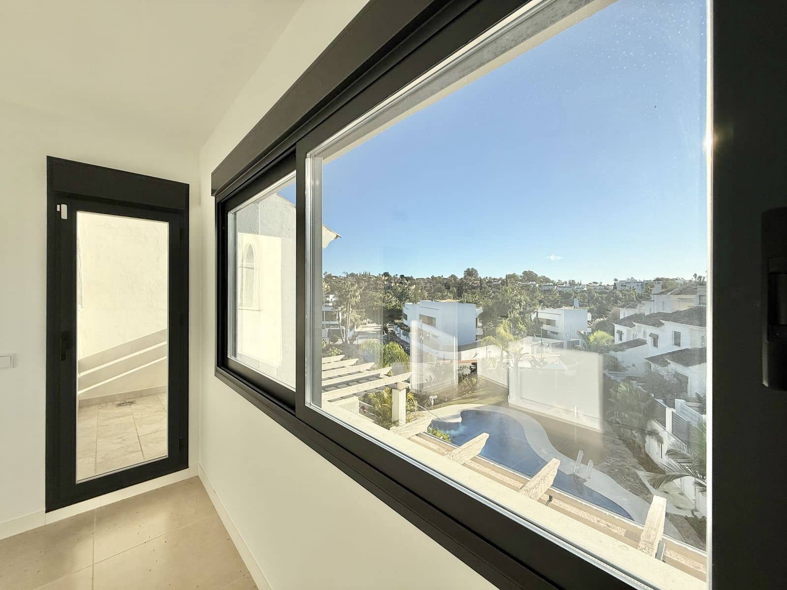 3 bedroom Townhouse for sale in El Paraiso - € 565,000 (Ref: 9504081)