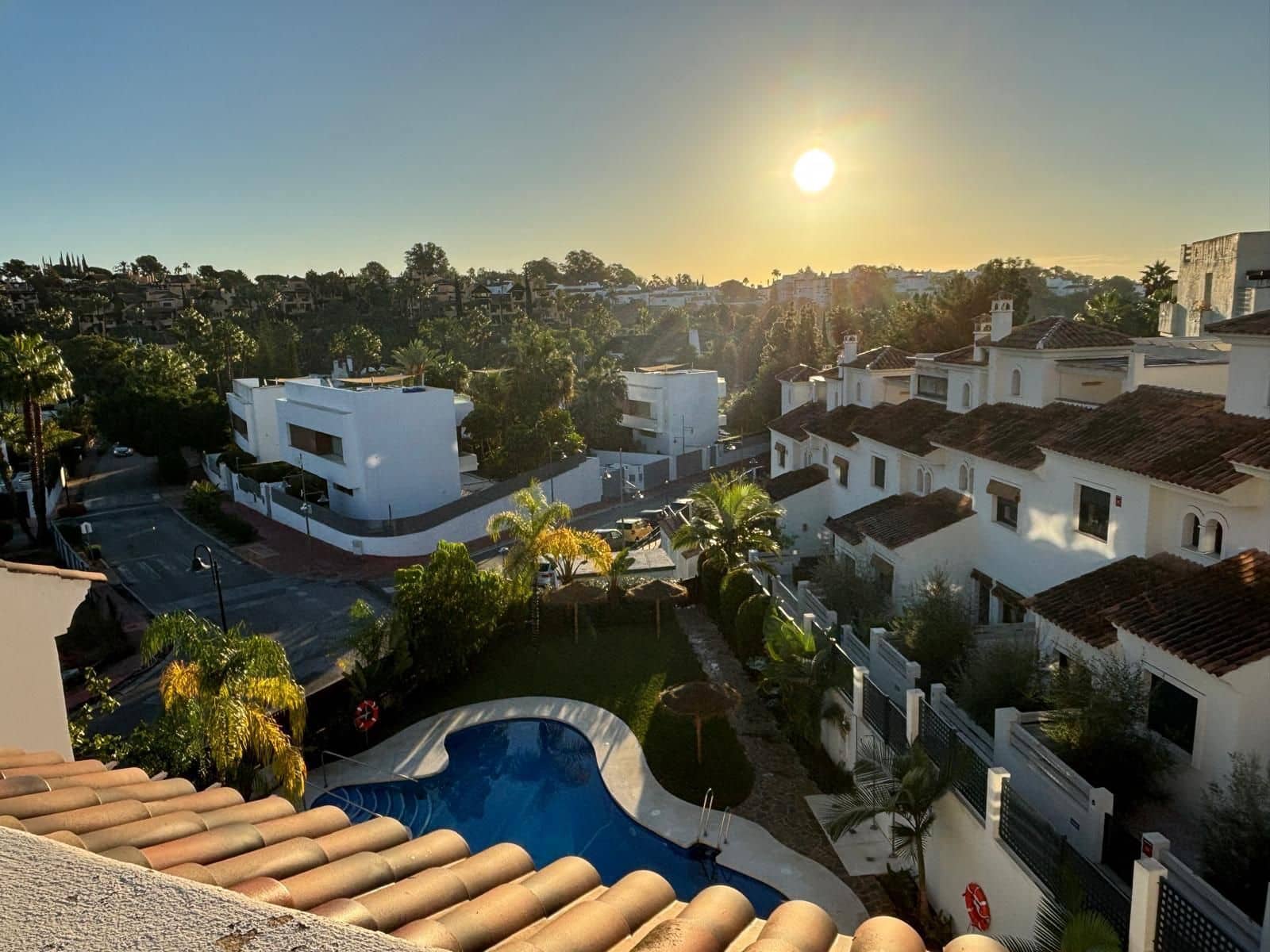 3 bedroom Townhouse for sale in El Paraiso - € 565,000 (Ref: 9504081)