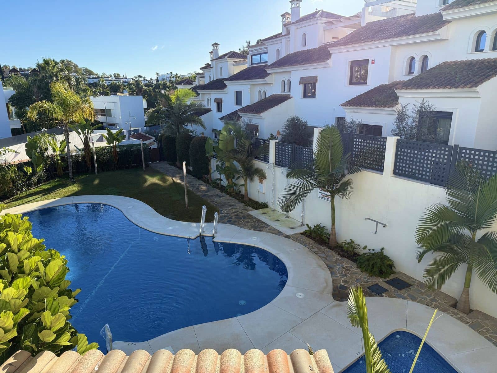 3 bedroom Townhouse for sale in El Paraiso - € 565,000 (Ref: 9504081)