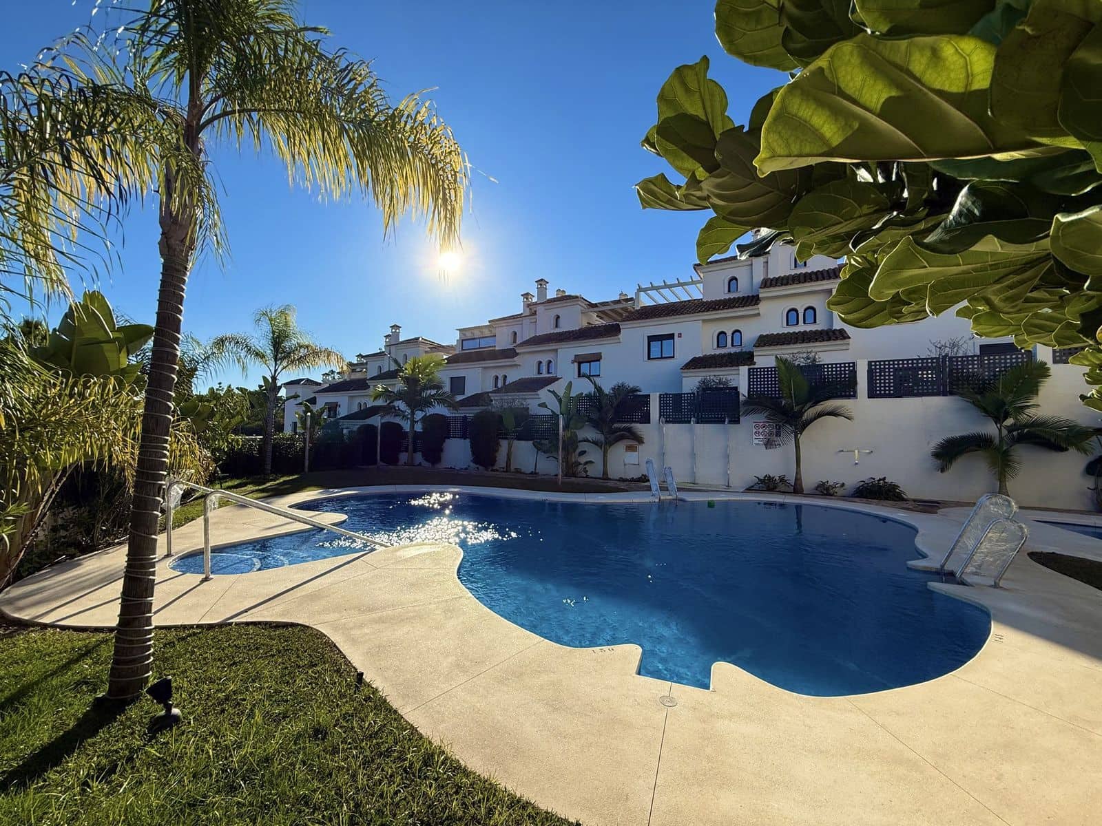 3 bedroom Townhouse for sale in El Paraiso - € 565,000 (Ref: 9504081)