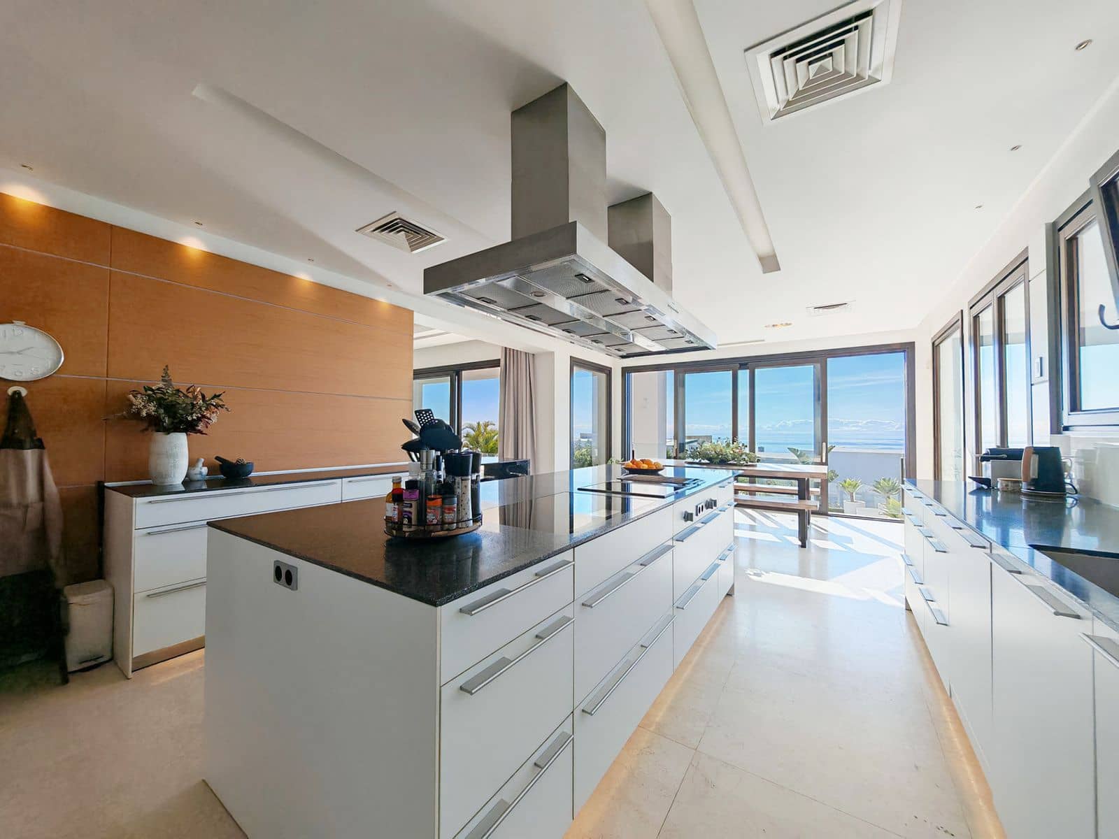 5 soverom Villa til salgs i Los Monteros - € 2 950 000 (Ref: 9504082)