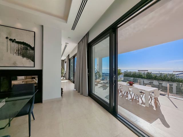 5 soverom Villa til salgs i Los Monteros, Marbella - € 2 950 000 (Ref: 9504082)