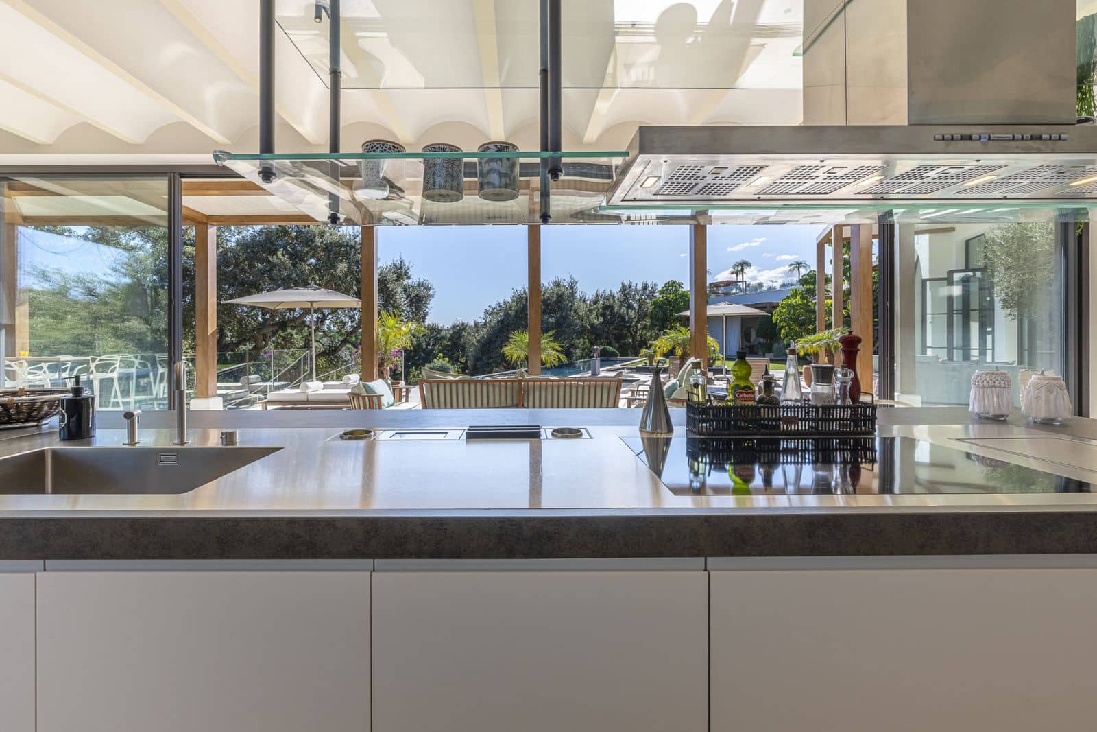 6 bedroom Villa for sale in Sotogrande - € 5,950,000 (Ref: 9504084)