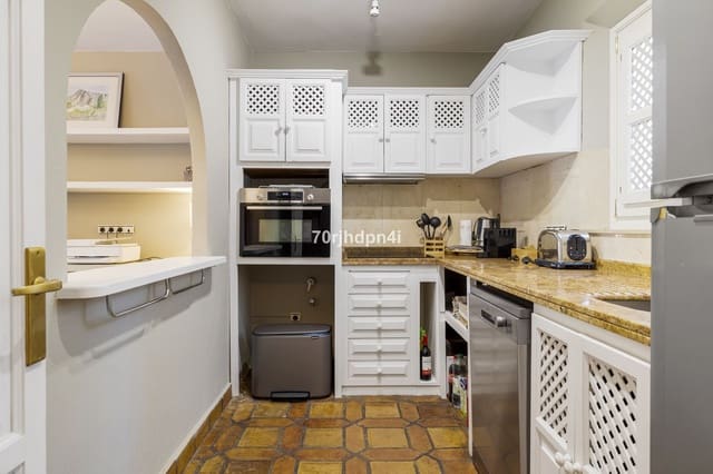 2 bedroom Townhouse for sale in Golden Mile, Marbella - € 1,295,000 (Ref: 9504089)