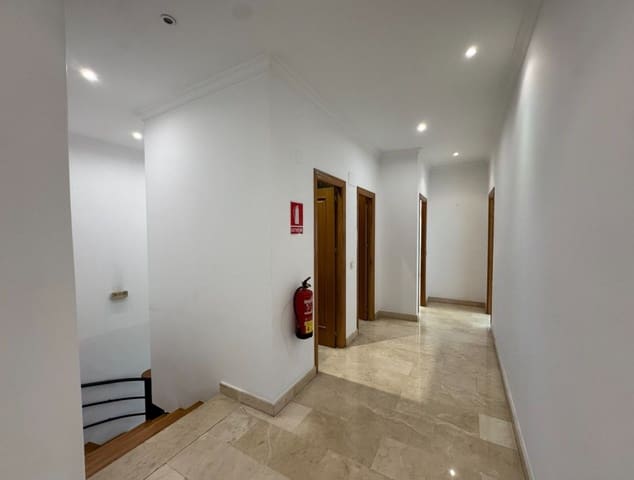 6 soveværelse Erhverv til salg i Marbella - € 1.210.000 (Ref: 9504093)