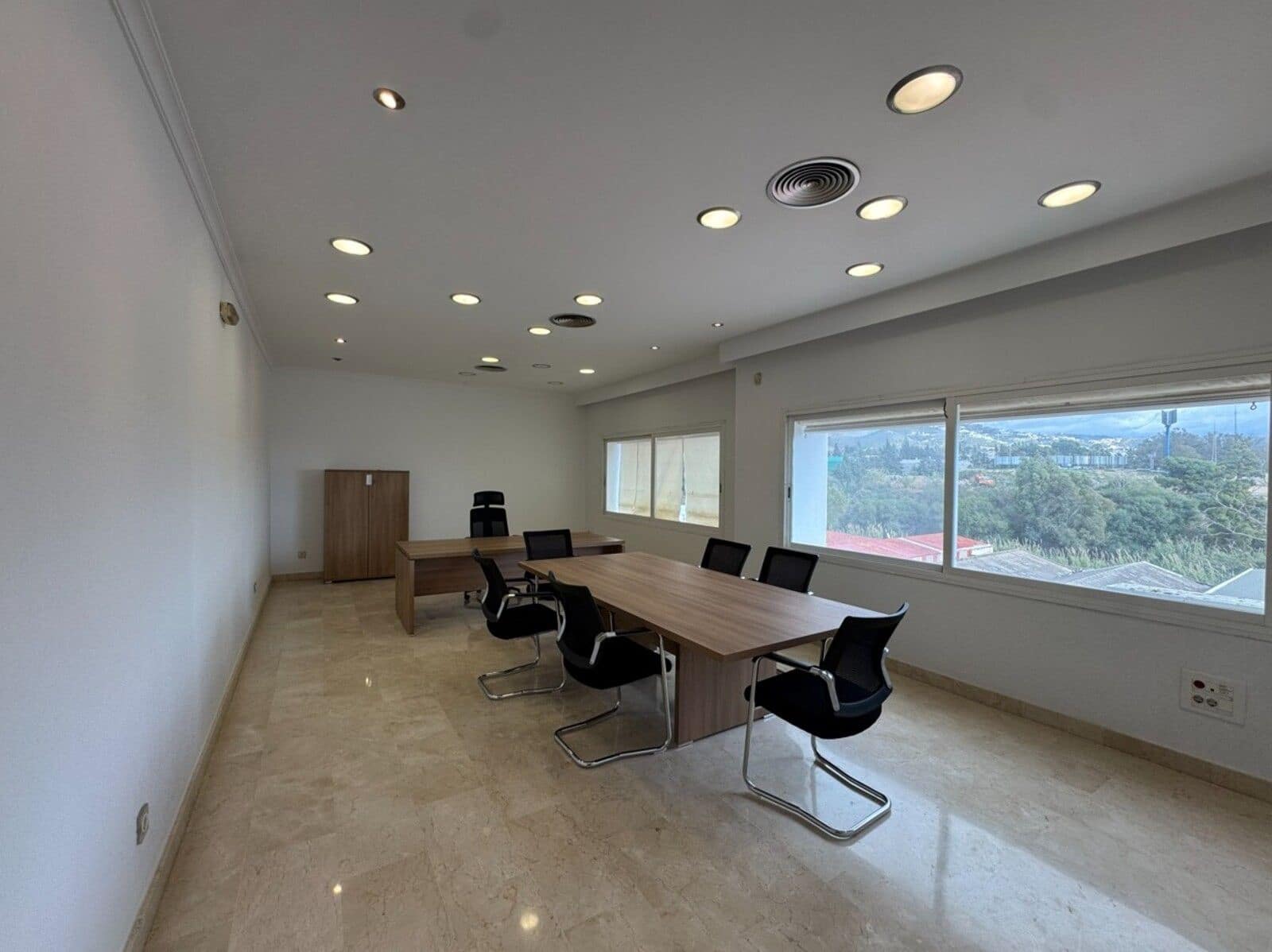 6 soveværelse Erhverv til salg i Marbella - € 1.210.000 (Ref: 9504093)