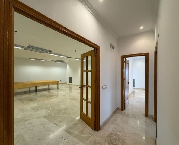 6 soveværelse Erhverv til salg i Marbella - € 1.210.000 (Ref: 9504093)