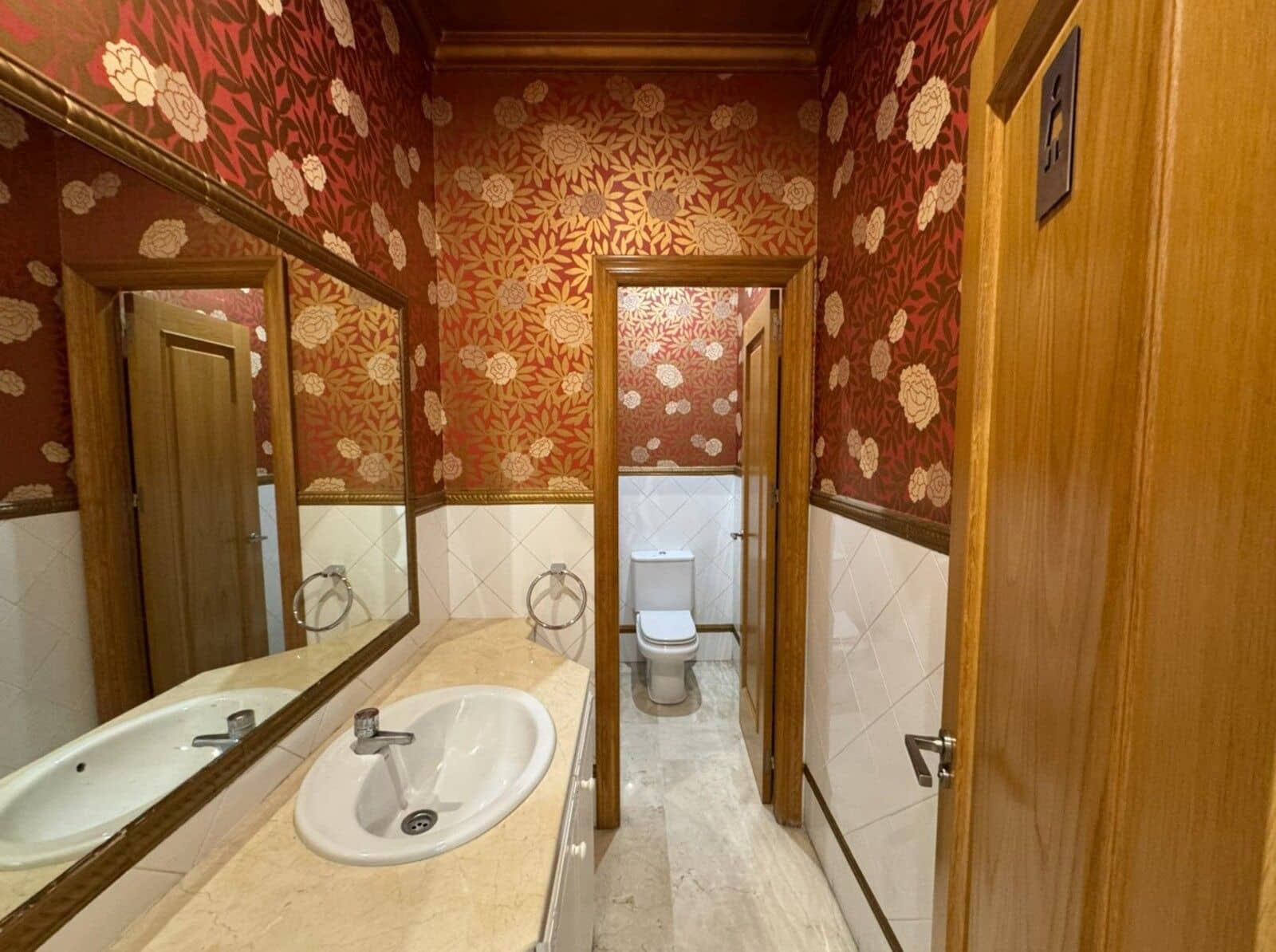 6 soveværelse Erhverv til salg i Marbella - € 1.210.000 (Ref: 9504093)