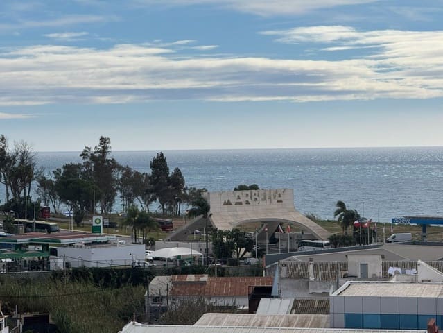 6 soveværelse Erhverv til salg i Marbella - € 1.210.000 (Ref: 9504093)