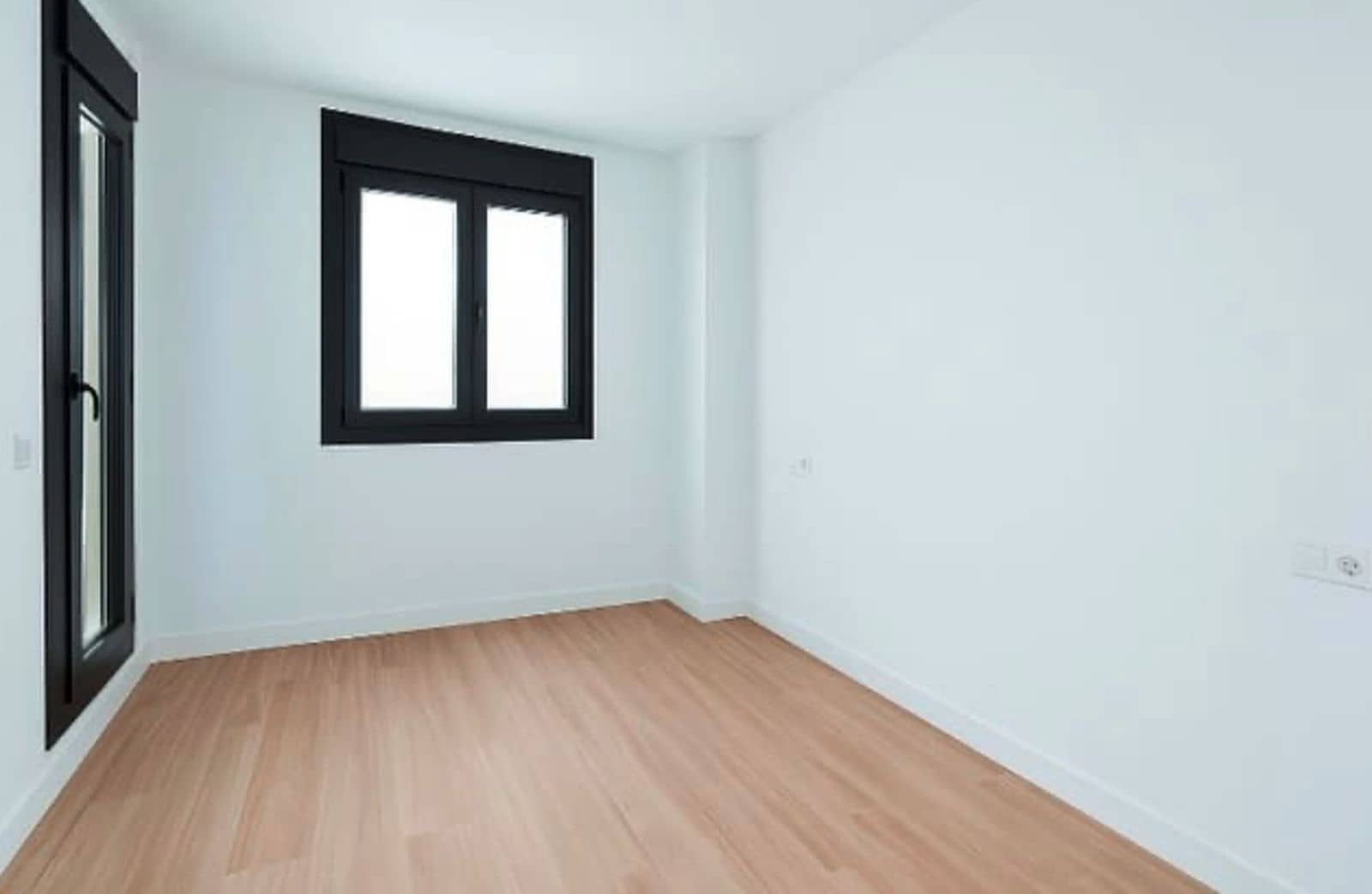 Pareado de 2 habitaciones en La Duquesa / Puerto de la Duquesa en venta - 355.000 € (Ref: 9504094)