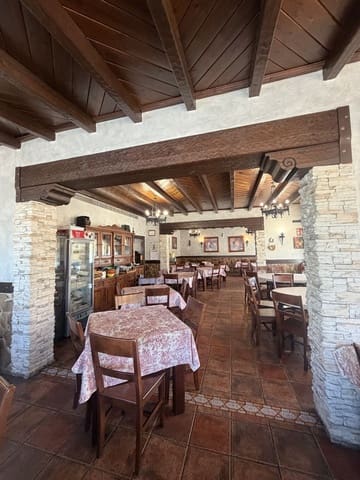 Bar/Restaurante en Estepona en venta - 840.000 € (Ref: 9504099)
