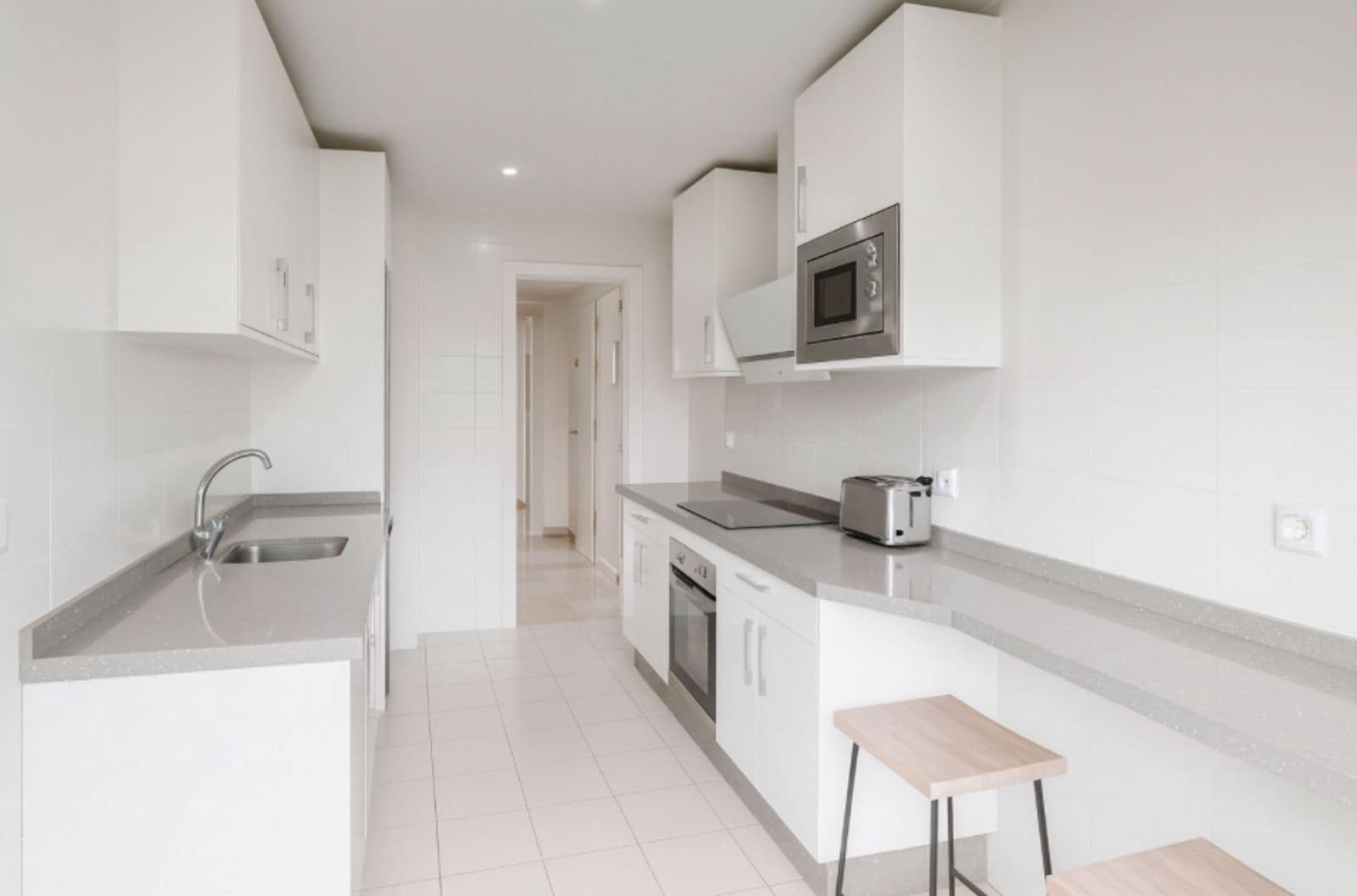 3 bedroom Apartment for sale in La Duquesa / Puerto de la Duquesa - € 595,000 (Ref: 9504101)