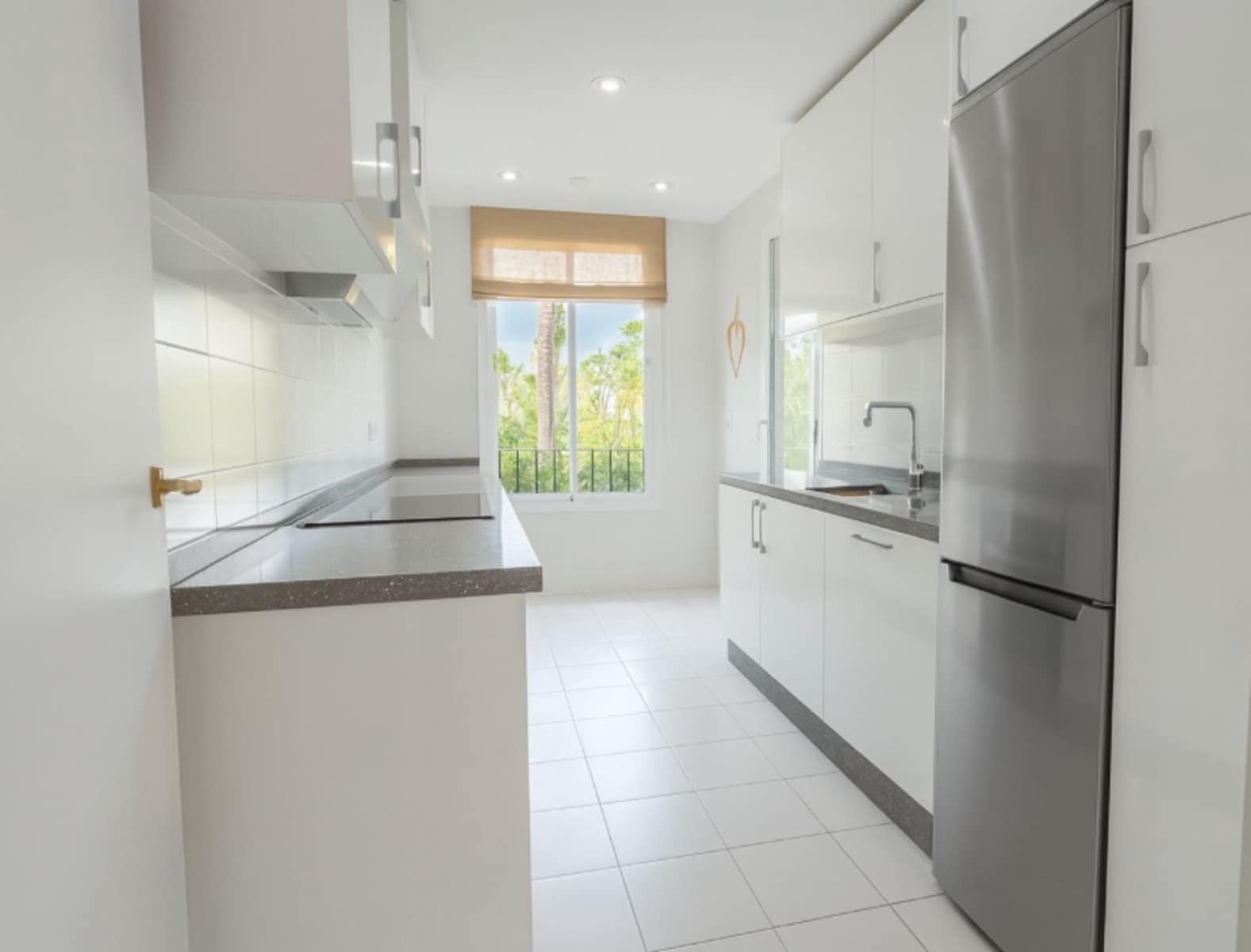 3 bedroom Apartment for sale in La Duquesa / Puerto de la Duquesa - € 595,000 (Ref: 9504101)