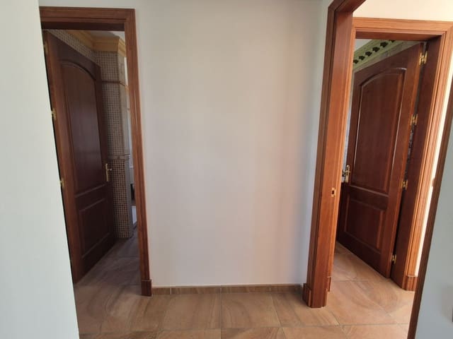 2 bedroom Villa for sale in San Pedro de Alcantara, Marbella - € 1,100,000 (Ref: 9504108)