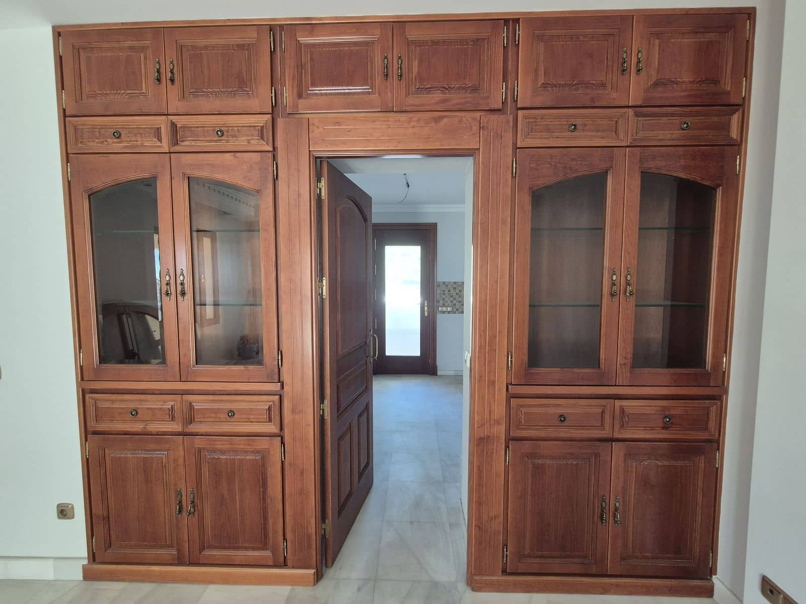 2 bedroom Villa for sale in San Pedro de Alcantara - € 1,100,000 (Ref: 9504108)