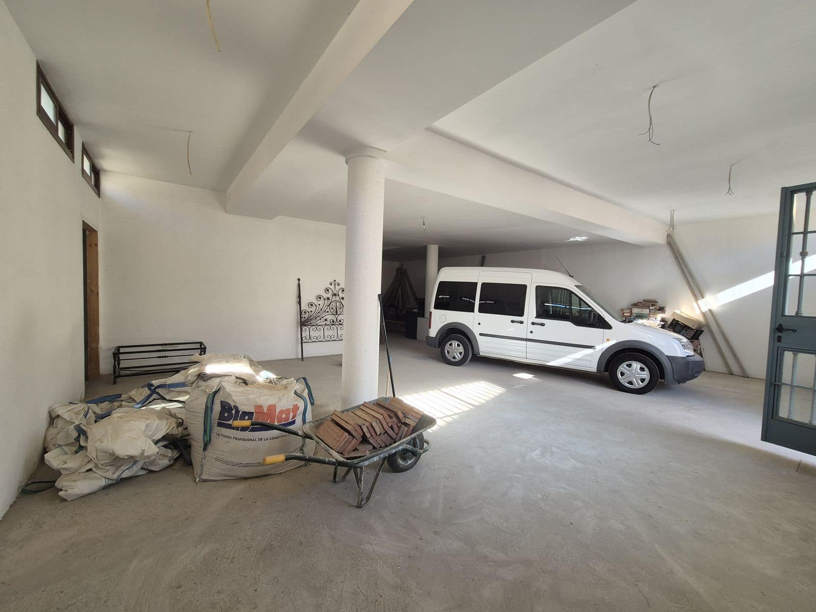 2 bedroom Villa for sale in San Pedro de Alcantara - € 1,100,000 (Ref: 9504108)