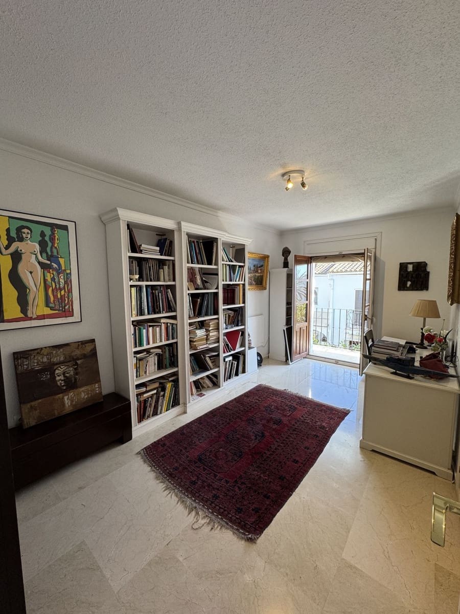 3 bedroom Semi-detached Villa for sale in Bel-Air - € 449,000 (Ref: 9504112)