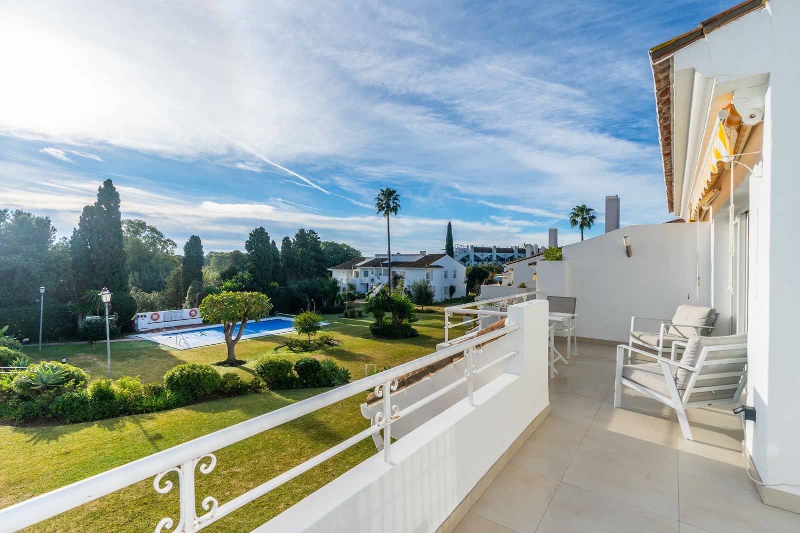 2 bedroom Apartment for sale in El Paraiso - € 375,000 (Ref: 9504121)