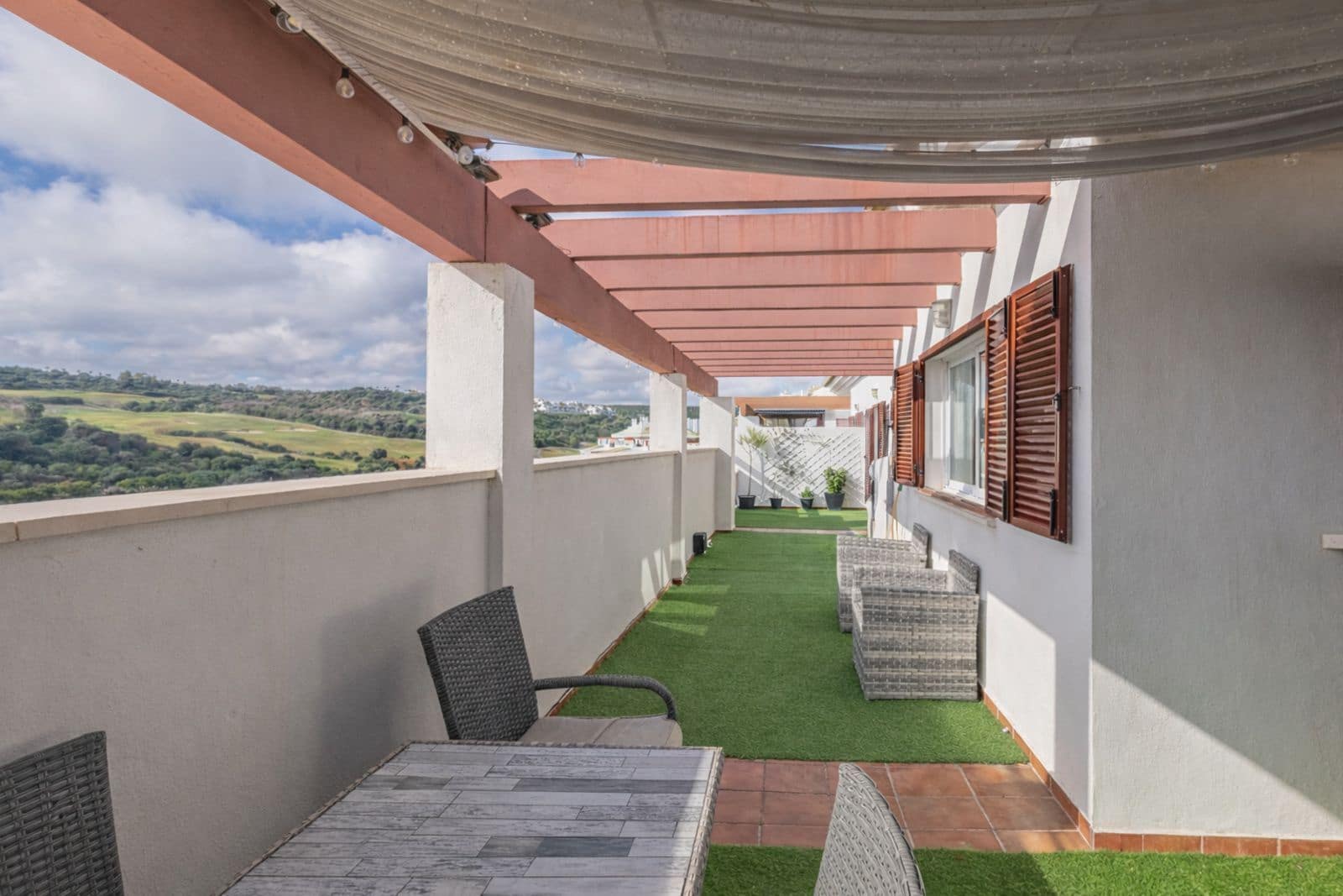 2 bedroom Penthouse for sale in La Alcaidesa - € 350,000 (Ref: 9508550)