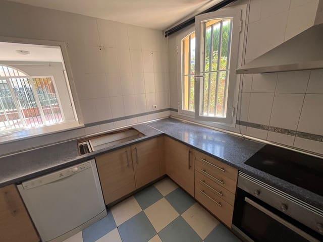 Pareado de 4 habitaciones en Mijas Costa, Mijas en venta - 376.000 € (Ref: 9508551)