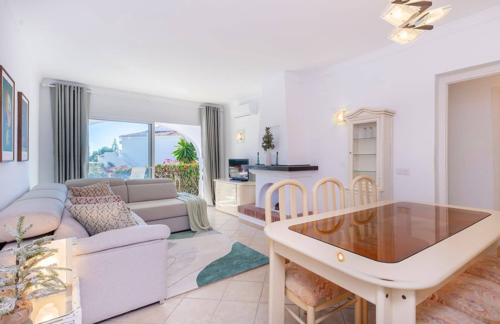 2 soverom Penthouse til salgs i Benahavis - € 315 000 (Ref: 9508563)