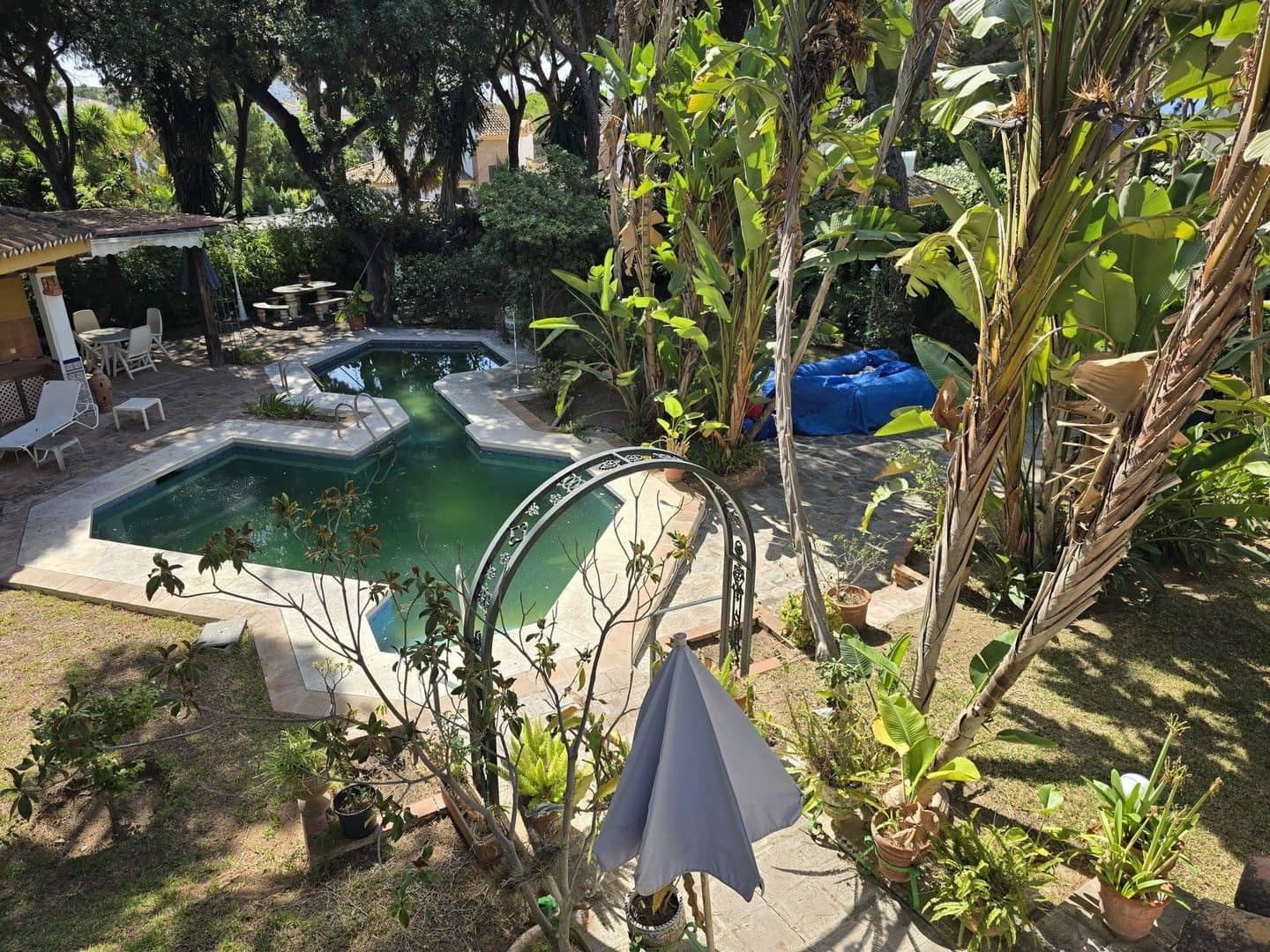 Chalet de 4 habitaciones en Calahonda en venta - 890.000 € (Ref: 9508566)