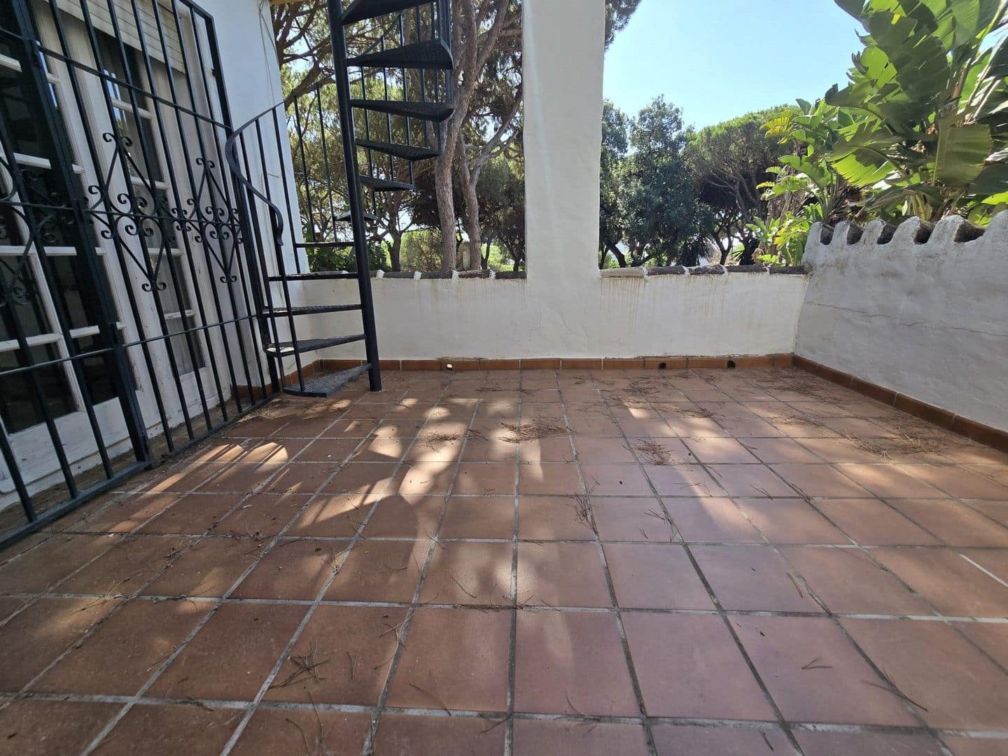 Chalet de 4 habitaciones en Calahonda en venta - 890.000 € (Ref: 9508566)