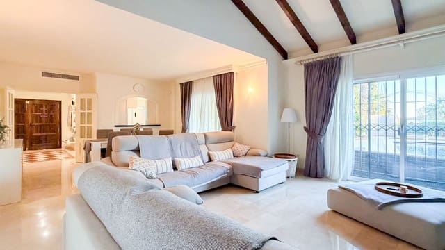 4 bedroom Villa for sale in Mijas Golf, Mijas - € 1,285,000 (Ref: 9508567)